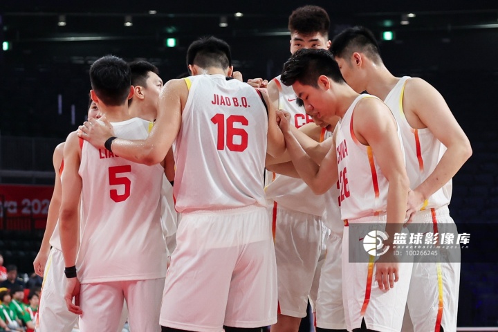 媒体人:中国队全力冲冠才是务实做法 球迷不要被小组赛大胜蒙蔽